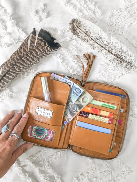 FREE SPIRIT WALLET CREAM